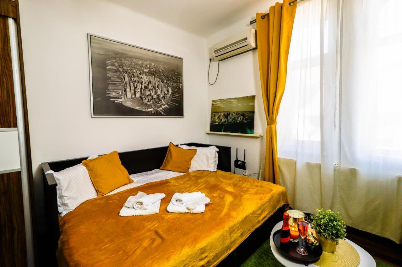 Central Old City Center Studio Universitate Coltea - Cav9 Bukares Bagian luar foto