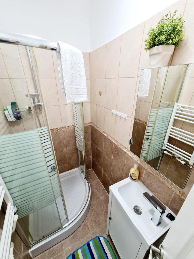 Central Old City Center Studio Universitate Coltea - Cav9 Bukares Bagian luar foto