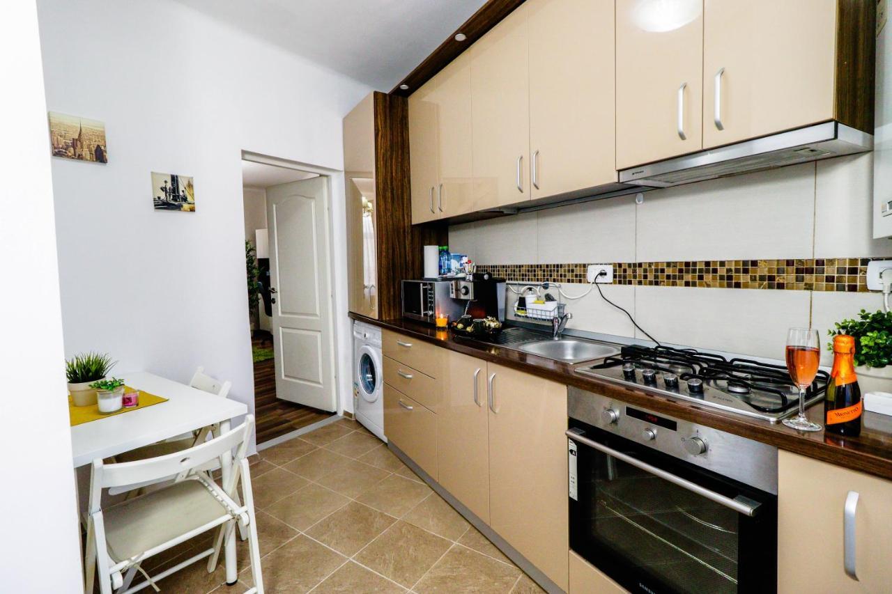 Central Old City Center Studio Universitate Coltea - Cav9 Bukares Bagian luar foto