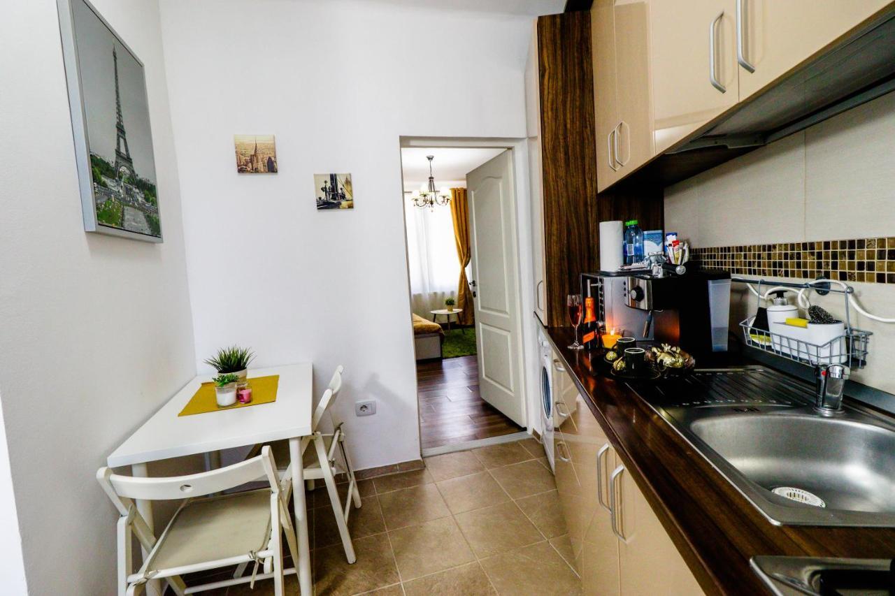 Central Old City Center Studio Universitate Coltea - Cav9 Bukares Bagian luar foto