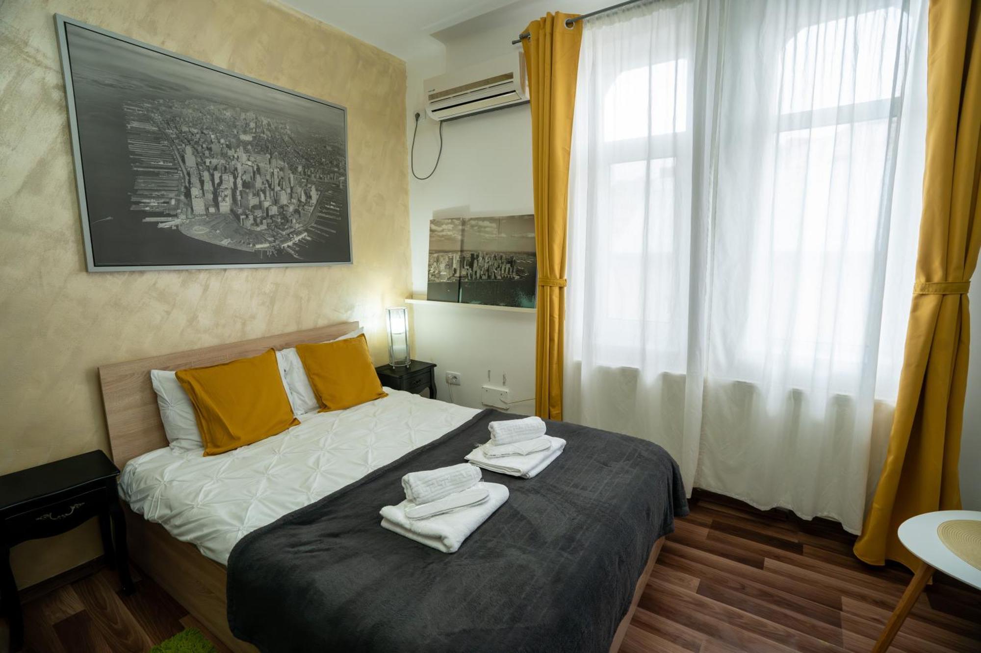 Central Old City Center Studio Universitate Coltea - Cav9 Bukares Bagian luar foto