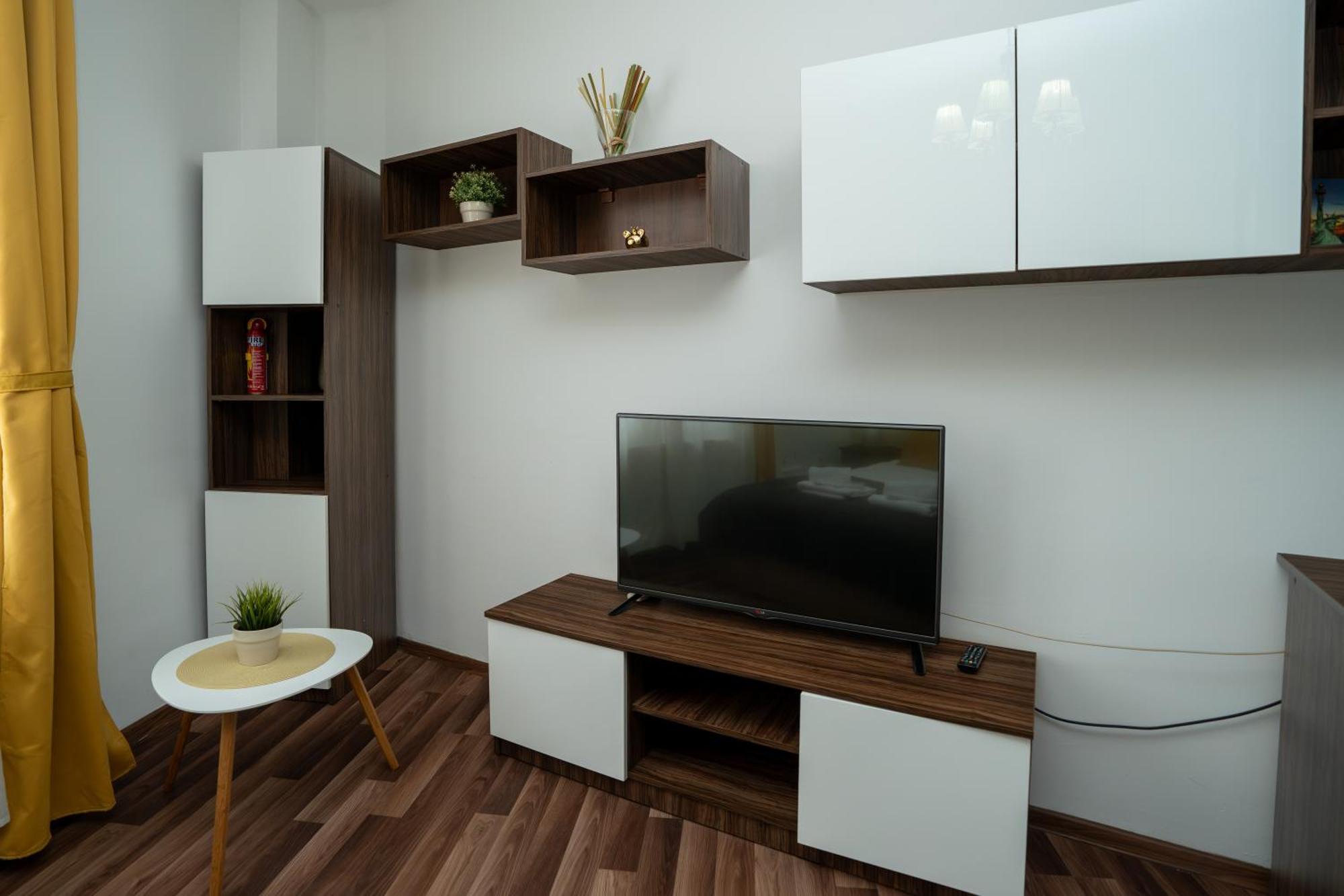 Central Old City Center Studio Universitate Coltea - Cav9 Bukares Bagian luar foto