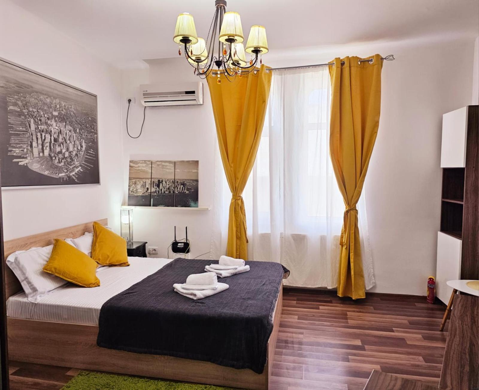 Central Old City Center Studio Universitate Coltea - Cav9 Bukares Bagian luar foto